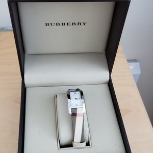 Authentic Burbarry watch!⭐